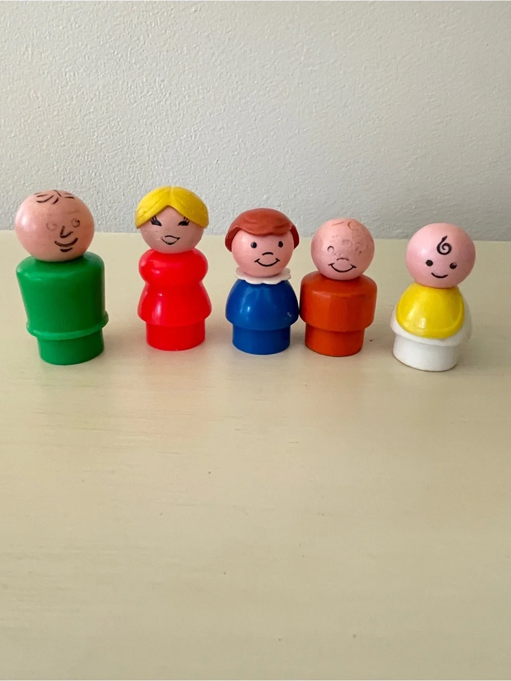 Vintage Fisher Price Play Family Mini Bus and Little People #141 1977-81 Version